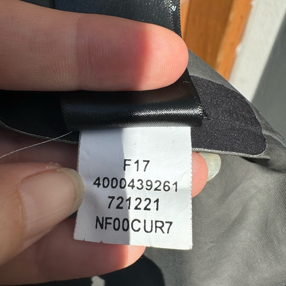 The North Face Dryzzle Jacket in Black XS - Picture 14 of 14